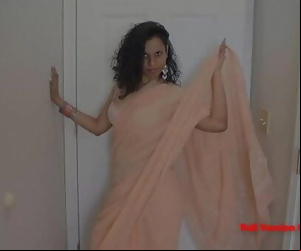 Indian Sexy Aunty Dance And..